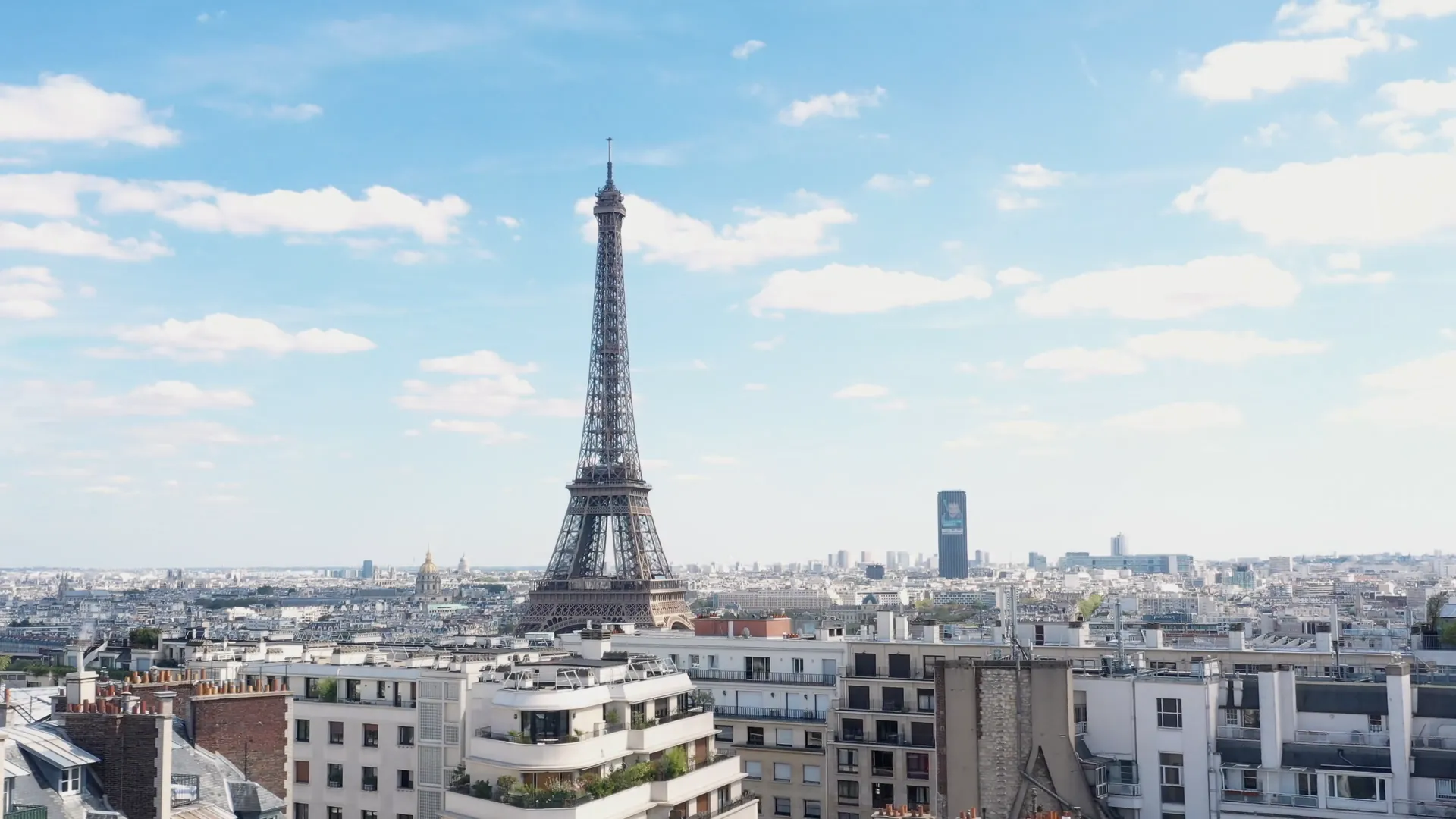 La tour Eiffel vue des toits du quartier du Trocadéro